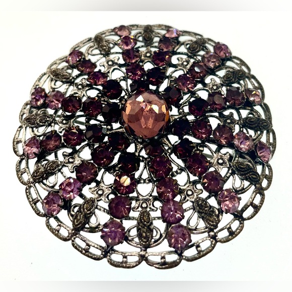 Vintage Silver Tone Large Filigree Brooch Amethyst Colored Prong Set Crystals - Picture 4 of 8